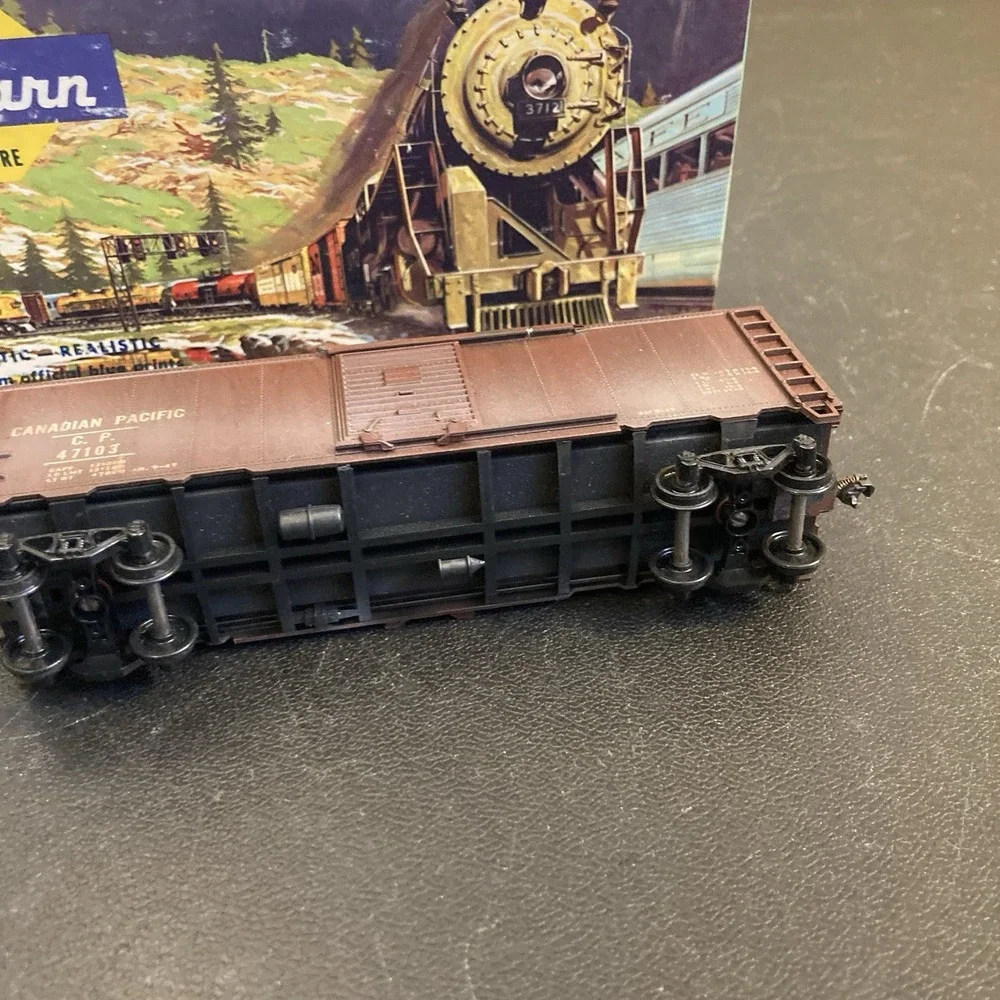HO Scale Canadian Pacific‎ CP 47103 Box Car Train Railway Single Door Weathered